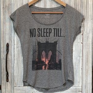 NO SLEEP TILL.. American Eagle Outfitters Graphic Tee Size XS Gray EUC